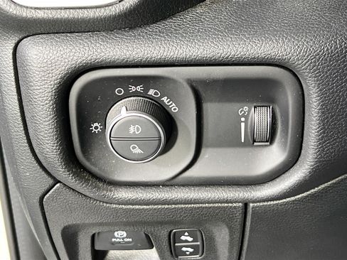 Used 2022 RAM 1500 Big Horn AWD/4WD image 10