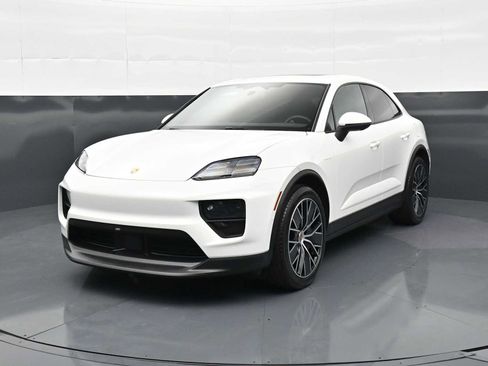 Certified 2025 Porsche Macan Electric RWD image 1