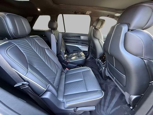 Used 2026 Cadillac Vistiq Platinum w/ LPO, Floor Liner Package AWD/4WD image 16