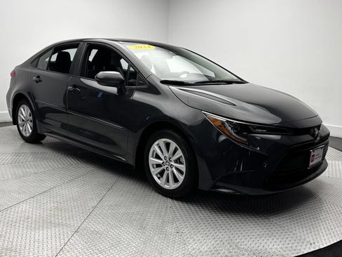 Used 2024 Toyota Corolla LE w/ LE Convenience Package FWD image 38