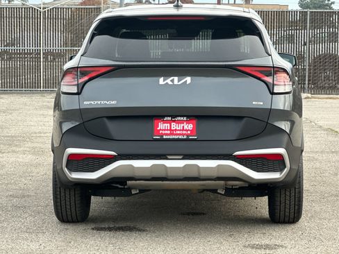 Used 2023 Kia Sportage LX image 5