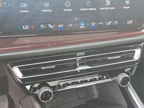 New 2026 Chevrolet Traverse RS image 10