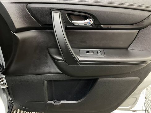Used 2015 Chevrolet Traverse LT w/ Style and Technology Package FWD image 41