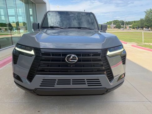 Used 2025 Lexus GX 550 w/ Cold Area Package AWD/4WD image 8