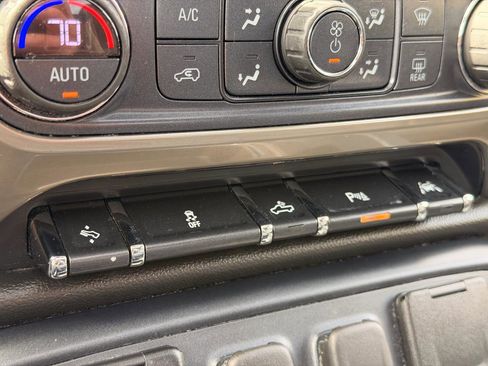 Used 2017 Chevrolet Silverado 1500 High Country AWD/4WD image 38