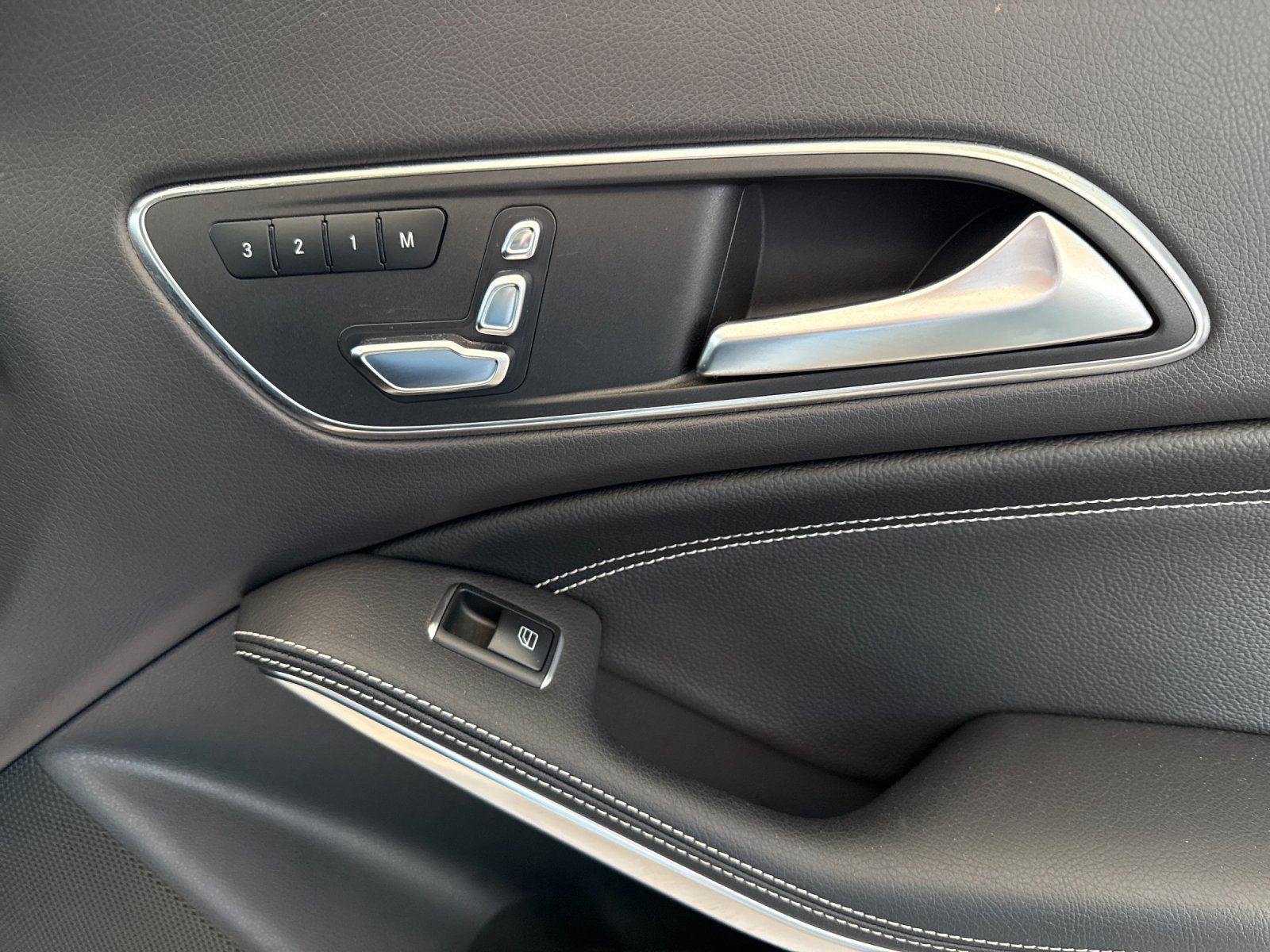 Used 2019 Mercedes-Benz CLA 250 image 18
