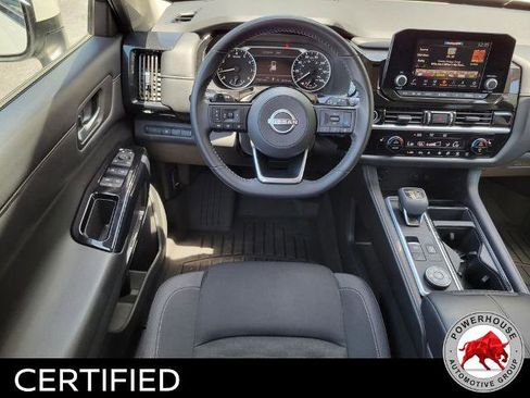 Used 2022 Nissan Pathfinder SV AWD/4WD image 19