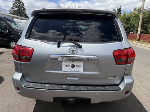 Used 2016 Toyota Sequoia Limited w/ Safety & Convenience Package AWD/4WD image 9