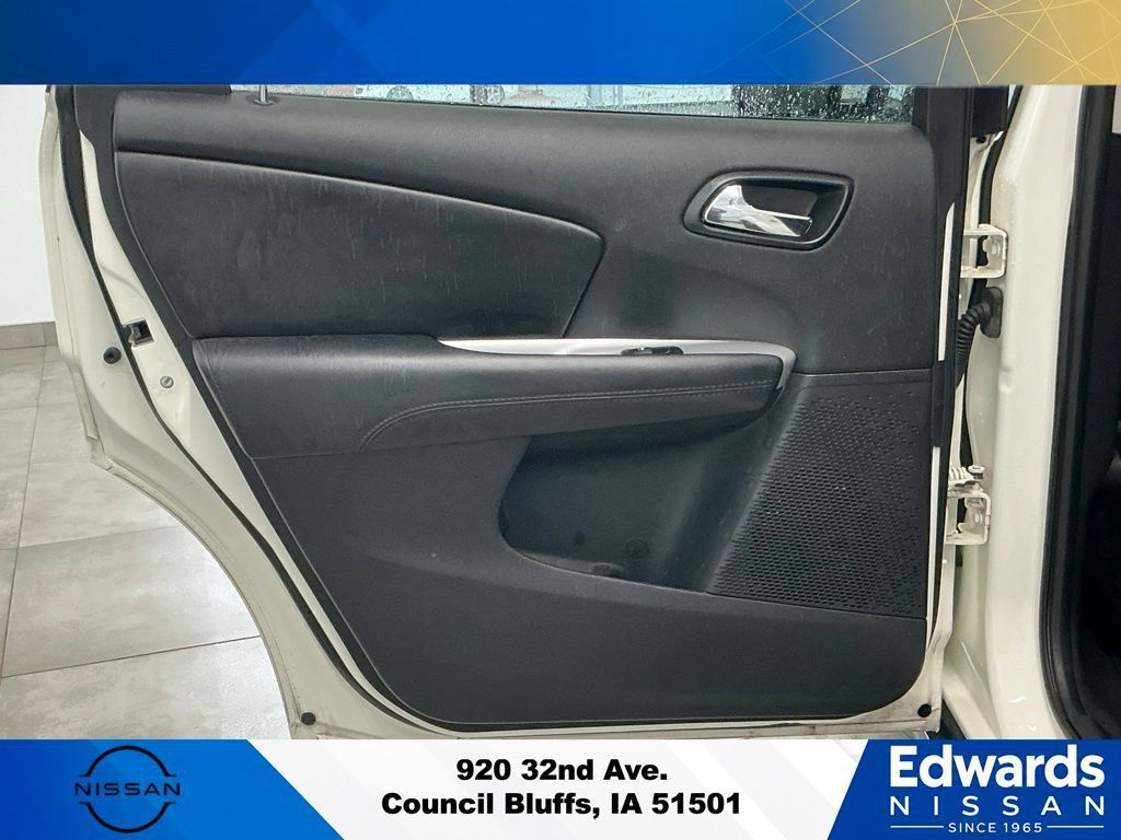 Used 2020 Dodge Journey SE w/ SE Popular Equipment Group FWD image 12