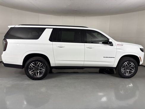 New 2026 Chevrolet Suburban Z71 w/ Comfort Package AWD/4WD image 11
