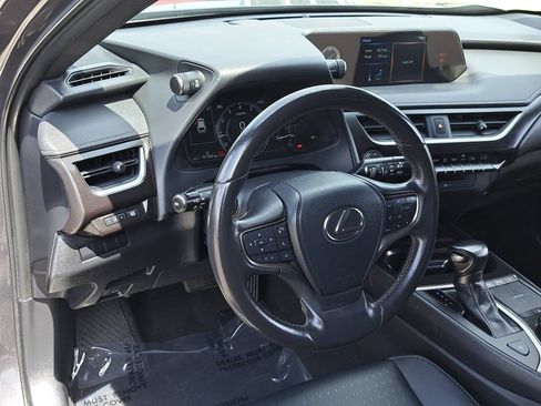 Used 2022 Lexus UX 200 w/ Accessory Package (Z2) FWD image 16