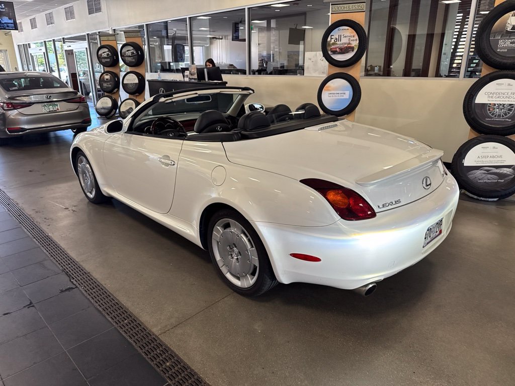 Used 2004 Lexus SC 430 Convertible RWD image 4