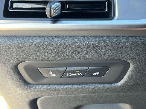 Used 2025 BMW X5 sDrive40i w/ Premium Package image 18