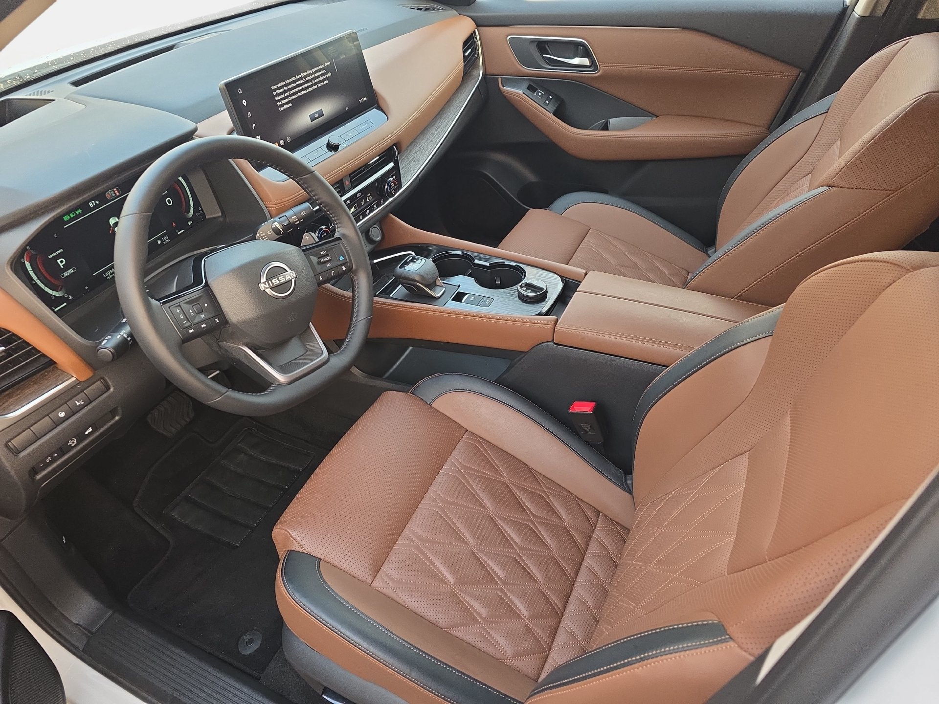 Used 2026 Nissan Rogue Platinum w/ Platinum Premium Package AWD/4WD image 16