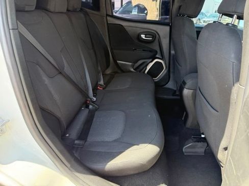 Used 2016 Jeep Renegade Latitude AWD/4WD image 32