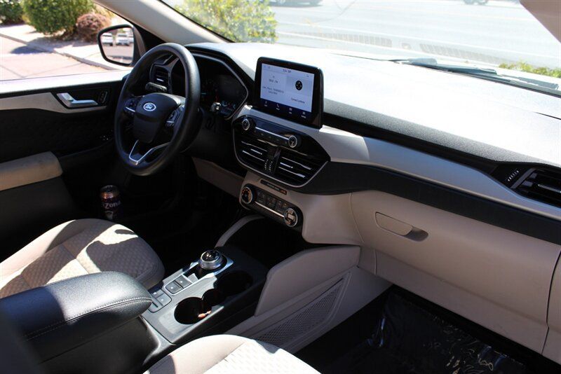 Used 2020 Ford Escape SE AWD/4WD image 17
