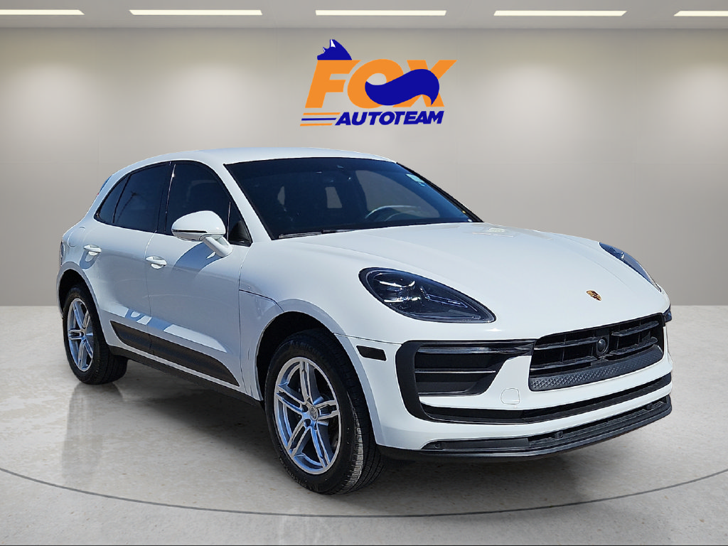 Used 2023 Porsche Macan Turbo AWD/4WD image 6