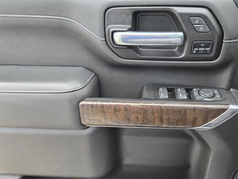 Used 2020 GMC Sierra 2500 Denali w/ Denali Ultimate Package image 28