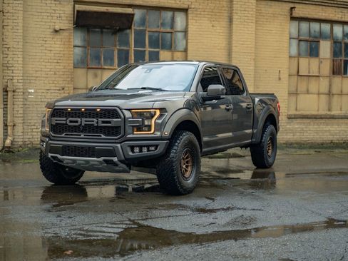 Used 2017 Ford F150 Raptor w/ Equipment Group 802A Luxury image 2