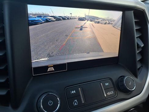 Used 2022 GMC Acadia SLT w/ Elevation Edition image 23