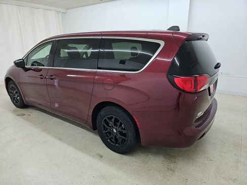 Used 2023 Chrysler Voyager LX FWD image 17