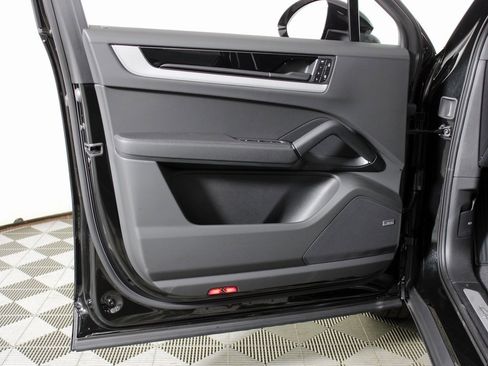 New 2026 Porsche Cayenne Coupe image 14