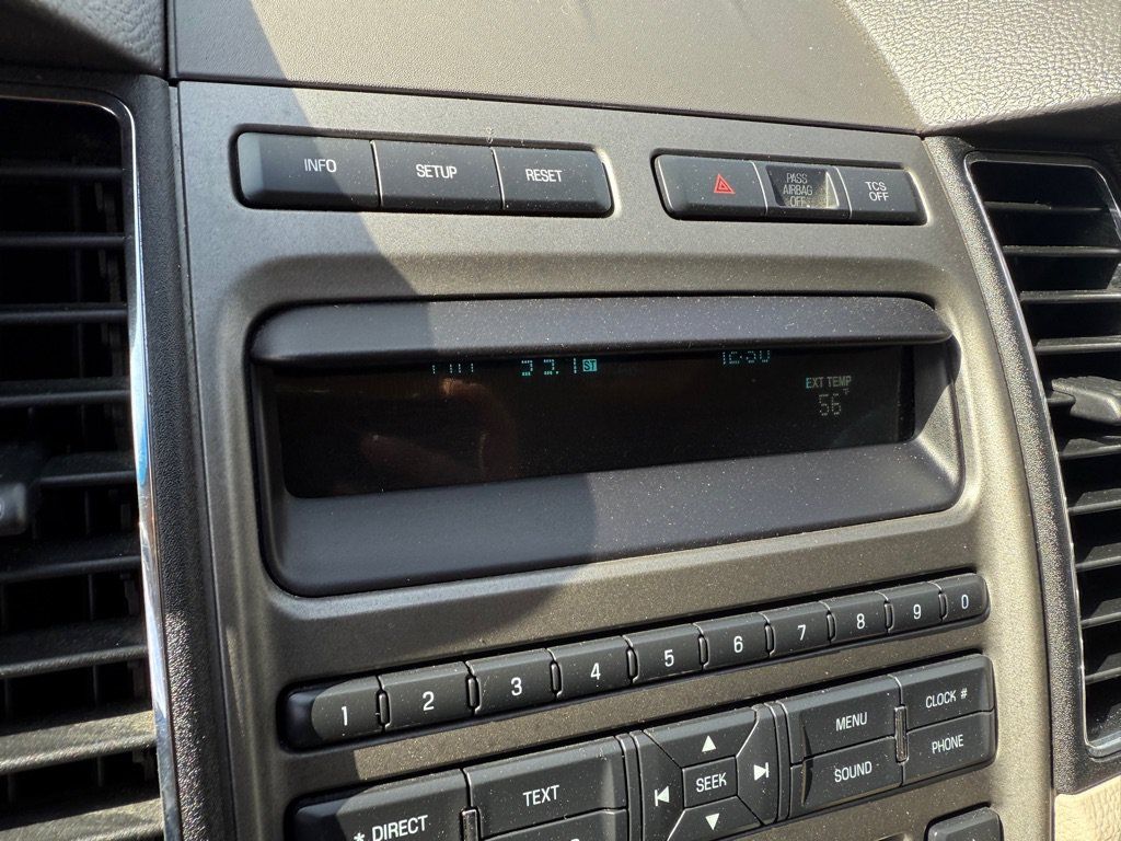Used 2012 Ford Taurus SE FWD image 17
