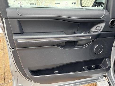 Used 2024 Ford Expedition XLT image 10