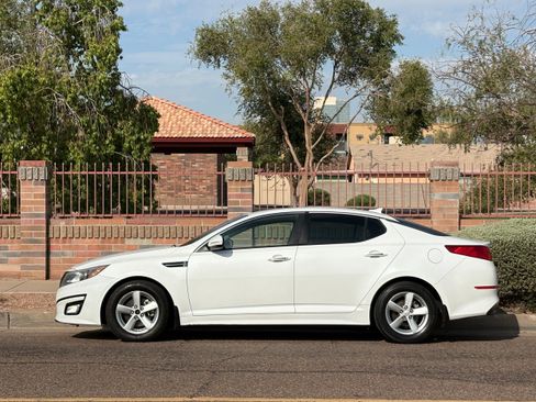 Used 2015 Kia Optima LX FWD image 3