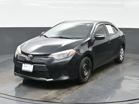 Used 2015 Toyota Corolla LE image 1