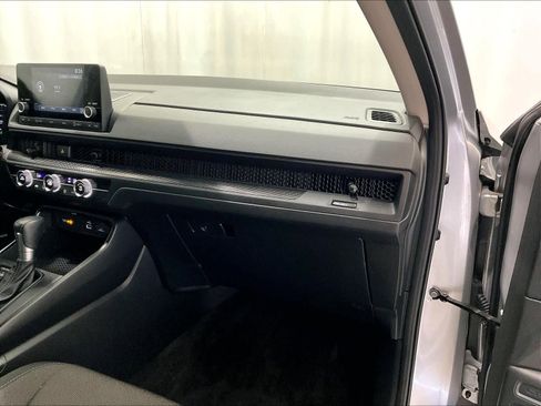 Used 2025 Honda CR-V LX image 12