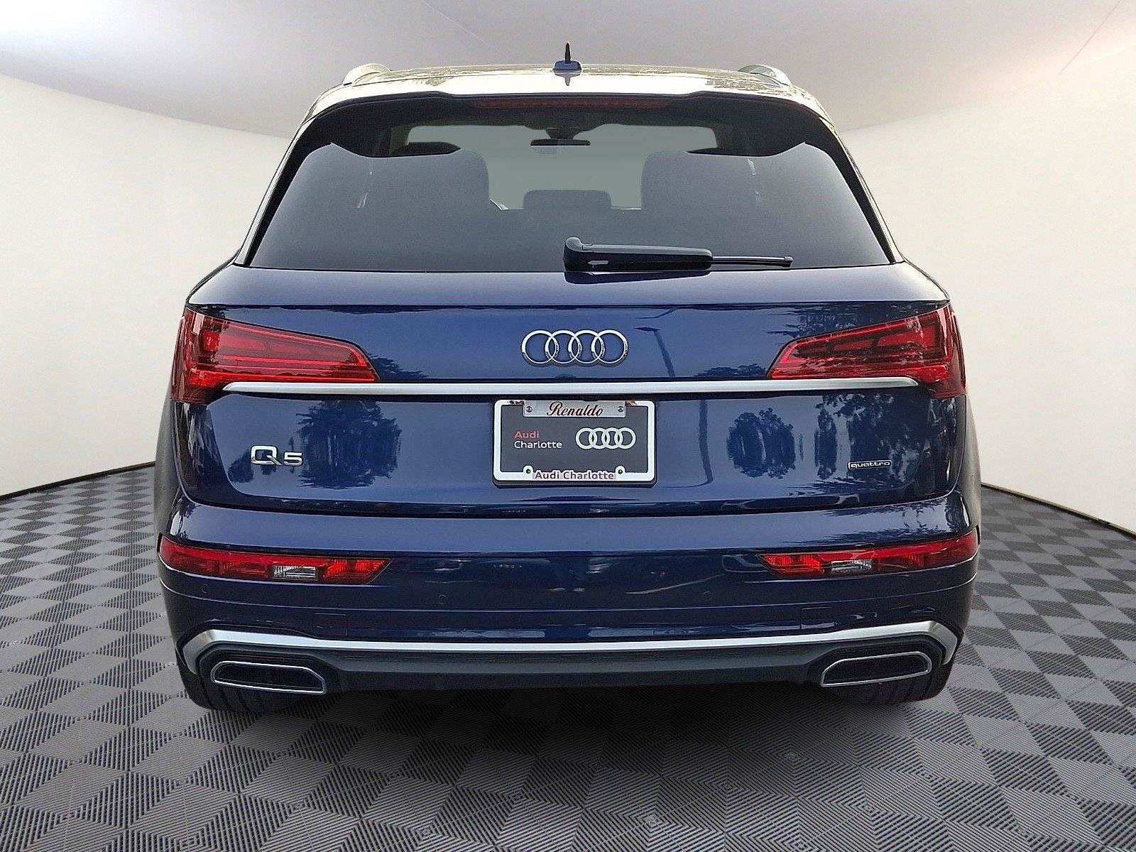 Used 2024 Audi Q5 2.0T Premium Plus w/ Premium Plus Package AWD/4WD image 3