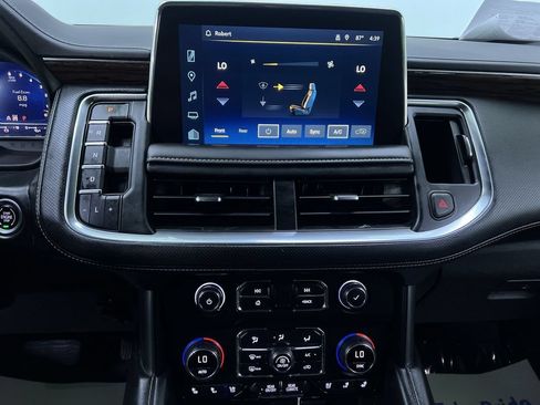Used 2022 Chevrolet Suburban Premier AWD/4WD image 24