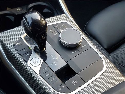 Used 2022 BMW 330e w/ M Sport Package image 26