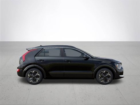 New 2026 Kia Niro Wind FWD image 7