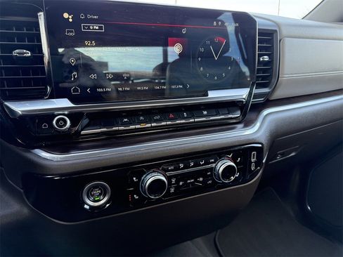 Used 2024 GMC Sierra 1500 SLT image 16