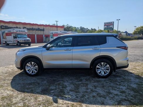 Used 2025 Mitsubishi Outlander ES image 6