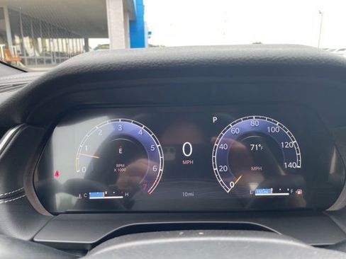 Used 2025 Jeep Grand Cherokee Altitude RWD image 9