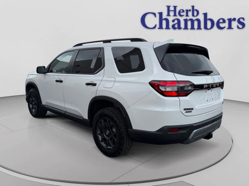 New 2026 Honda Pilot TrailSport image 3