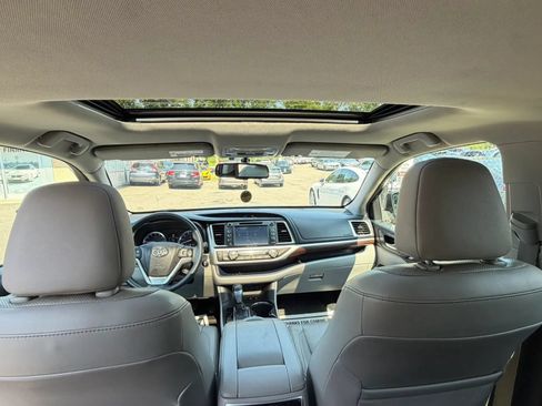 Used 2016 Toyota Highlander Limited AWD/4WD image 21