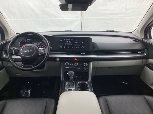 Used 2023 Kia Carnival LX image 24