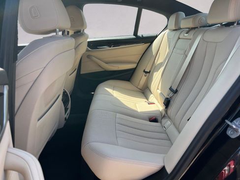 Used 2021 BMW 530i image 10