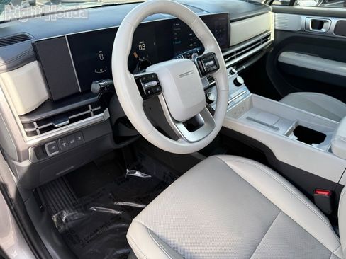 Used 2024 Hyundai Santa Fe SEL image 11