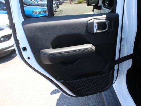 Used 2018 Jeep Wrangler Unlimited Sahara w/ Dual Top Group AWD/4WD image 22
