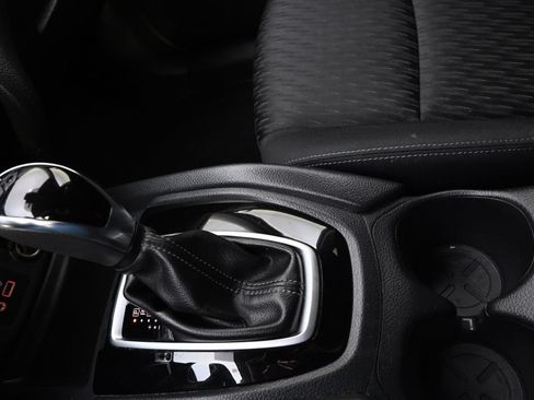 Used 2019 Nissan Rogue S AWD/4WD image 32