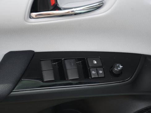 Certified 2022 Toyota Prius Limited w/ Premium Convenience Package FWD image 11