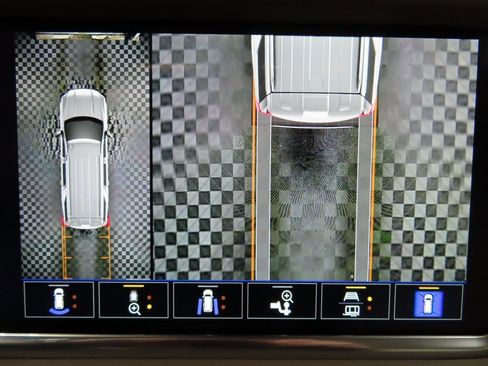 Used 2024 GMC Yukon Denali image 18