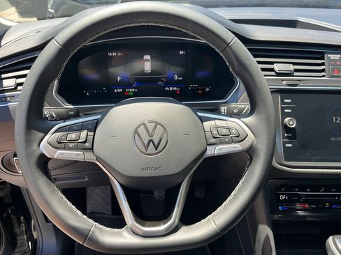 Used 2023 Volkswagen Tiguan SE w/ Panoramic Sunroof Package AWD/4WD image 11