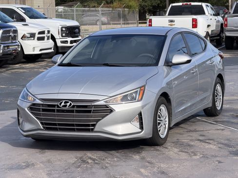 Used 2020 Hyundai Elantra SE w/ Cargo Package (C1) FWD image 5