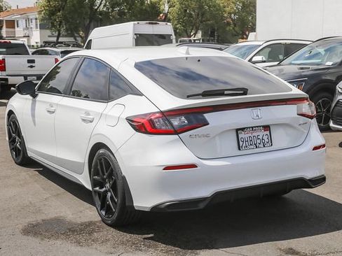 Used 2023 Honda Civic Sport image 8